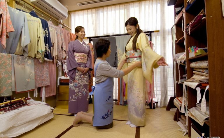 Kimono-dress-japan