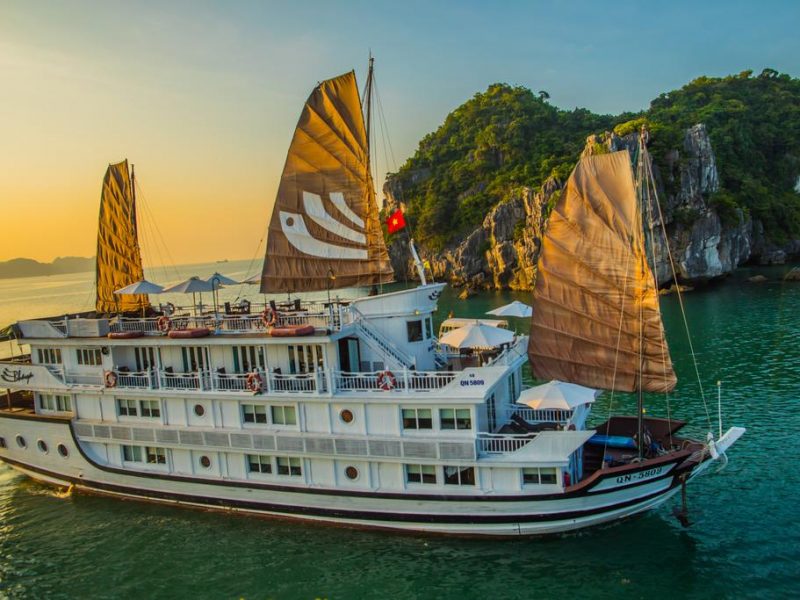 bhaya classic cruise ha long bay vietnam 1