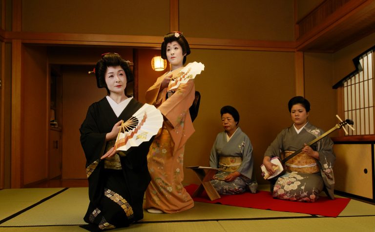 geisha performing music japan