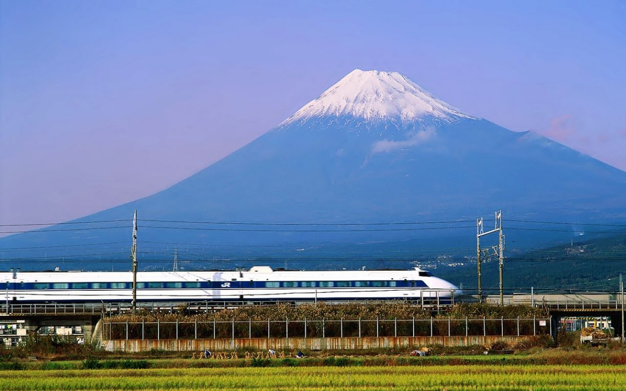 high speed bullet train fuji japan
