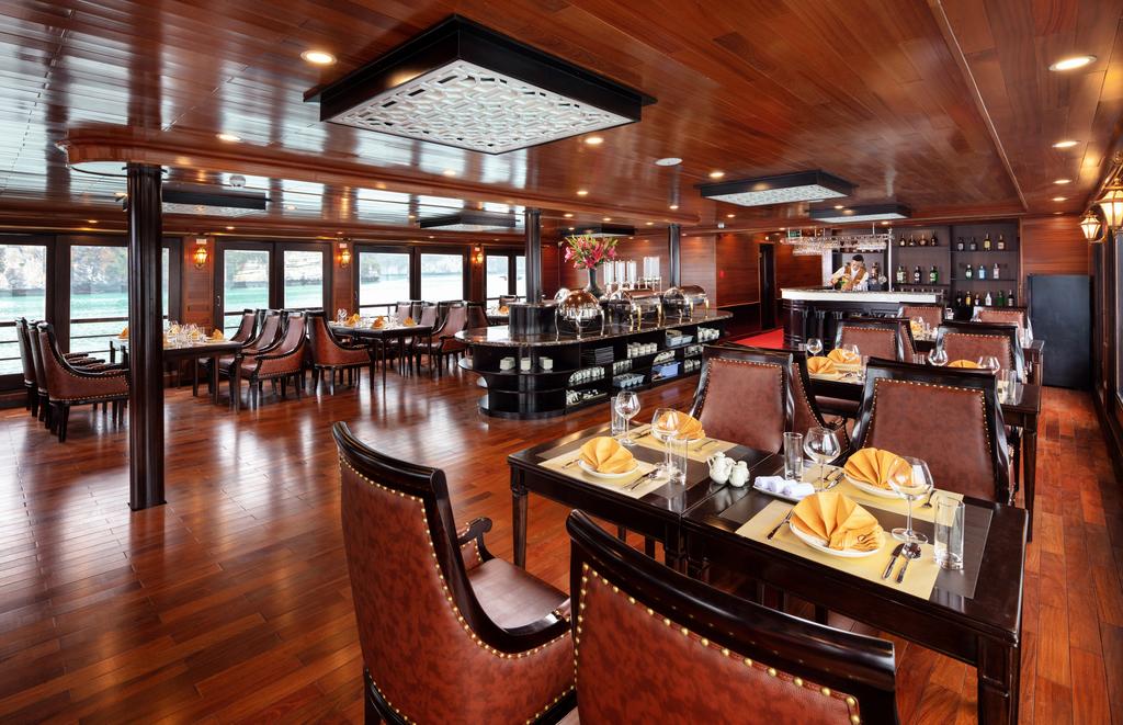 bar dining V’Spirit Cruise halong bay vietnam