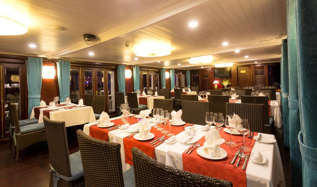 dining bhaya classic cruise halong bay vietnam